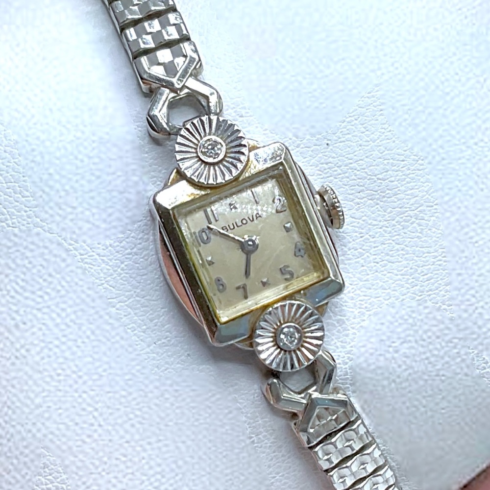 ❤️ WORKINGVintage Bulova Gold .25 CTW Genuine Diamond Watch - Picture 6 of 11